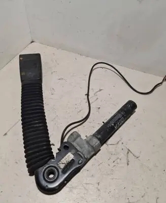 BMW 5 E60 E61 Front seatbelt buckle 7065848