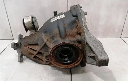 Mercedes-Benz C W205 Rear differential/diff mount bracket A2043501314