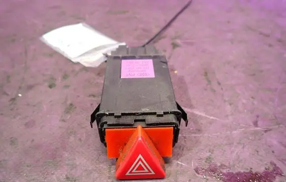 Audi A6 Allroad C5 Hazard light switch 4B0941509C