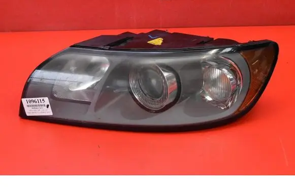 Volvo S40 Headlight/headlamp 30678912
