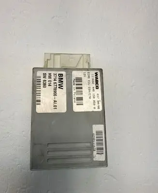 BMW X5 E70 Air suspension control unit module (rear) 111632446 6778966 4461500500
