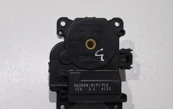 Lexus IS 220D-250-350 Air flap motor/actuator 8710630440 0638000171