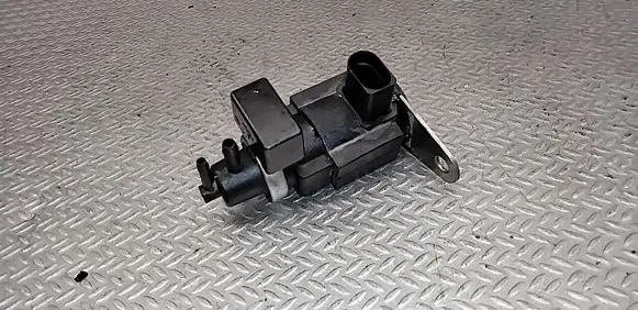 Audi A8 S8 D3 4E Turbo solenoid valve 057906630A