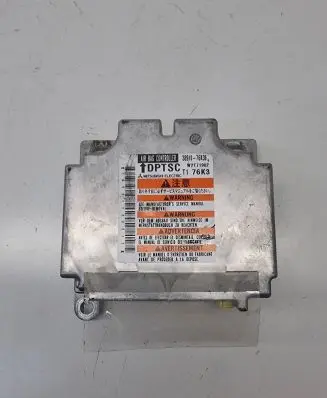 Suzuki Grand Vitara II Airbag control unit/module 3891076K30 W2T71982 T76K3