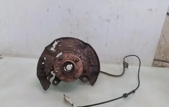 Toyota Yaris Front wheel hub