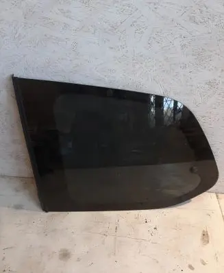 KIA Carnival Rear side window 43R000386