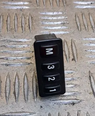 BMW 5 E39 Seat memory switch 8352160