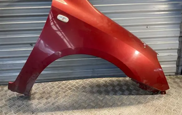 KIA Carens II Fender