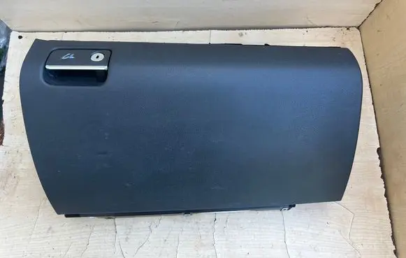 Mercedes-Benz GL X164 Glove box A1646800091