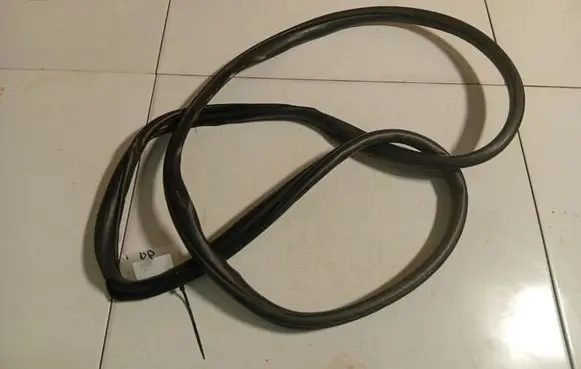 Mazda 3 II Rubber seal rear door