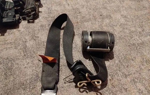 Ford Focus Front seatbelt 98ABA61295DC 5423383 542340561