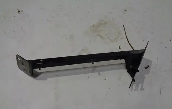 Audi A8 S8 D3 4E Fender mounting bracket
