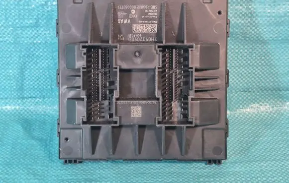 Volkswagen Transporter - Caravelle T5 Engine ECU kit and lock set 03L907309L 7H0937090D