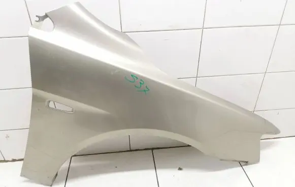 Mitsubishi Lancer VIII Fender