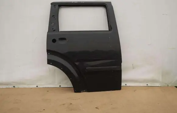 Dodge Nitro Rear door