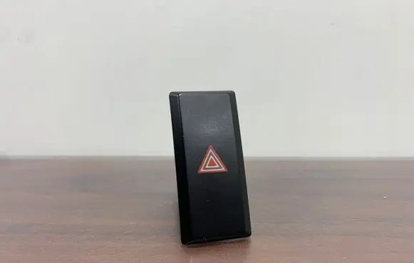 Toyota Prius (XW50) Hazard light switch 15D509 5091T76