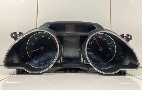 Audi A5 8T 8F Speedometer (instrument cluster) 8T0920981A