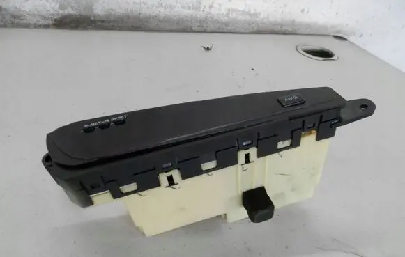 Mazda Xedos 9 Clock TA0161D32