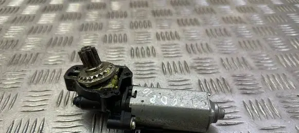 Mercedes-Benz E W212 Seat adjustment motor P10848301 00261882