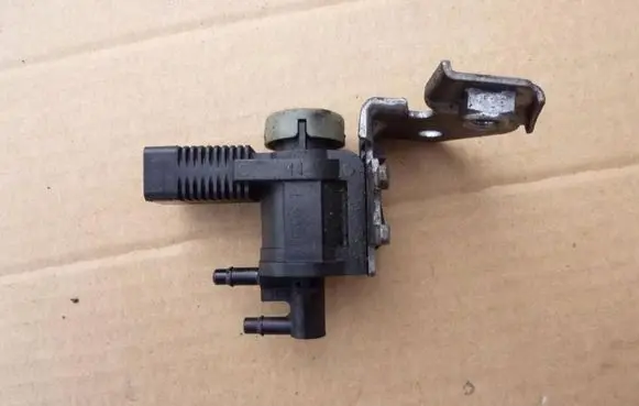 Audi A8 S8 D3 4E Turbo solenoid valve 1J0906283C VD270
