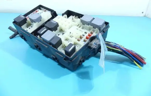 Volvo V40 Fuse box set AV6T-14A067-AC IMPRK1306345