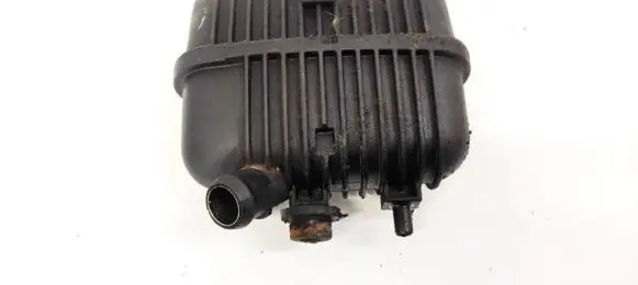 Vacuum air tank