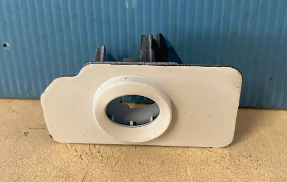 Opel Mokka B Front parking sensor holder (PDC) 9835161880