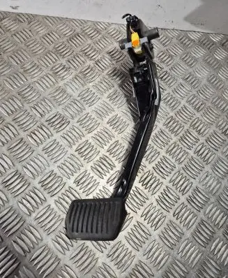 Volvo S60 Brake pedal 32286774