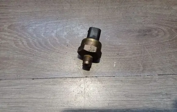 Volvo V70 Brake power pressure regulator 