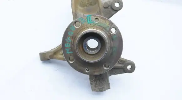Renault Megane II Front wheel hub spindle knuckle