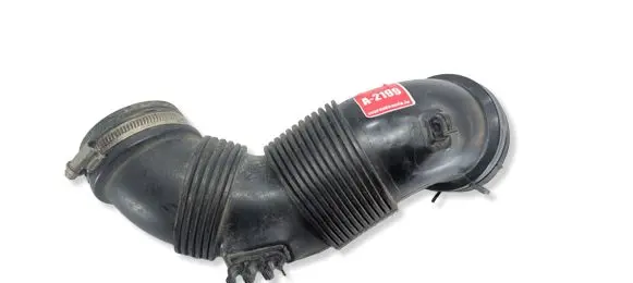 Skoda Octavia Mk3 (5E) Turbo air intake inlet pipe/hose 5Q0129654H
