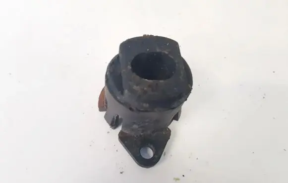 Volvo C30 Radiator mount bracket 30639749