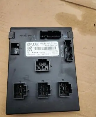 Audi A4 S4 B8 8K Comfort/convenience module 8K0907063P
