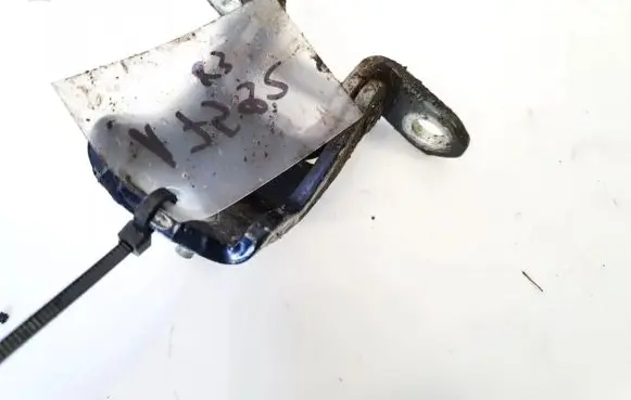 Nissan Note (E11) Rear door lower hinge