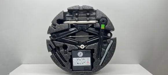 Porsche Cayenne (9Y0 9Y3) Tool box 760012115N 4M0011031 4M0011031F