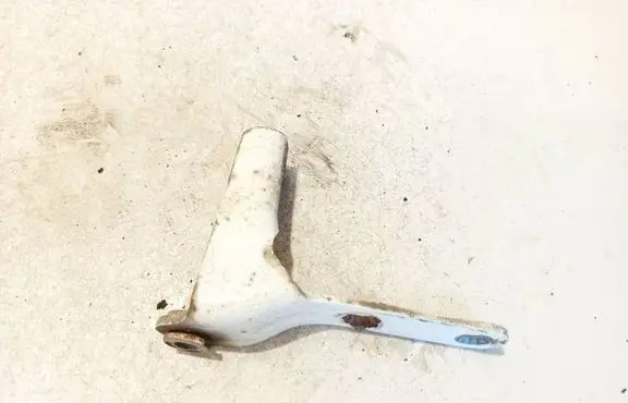 Toyota Hilux (AN10, AN20, AN30) Tailgate/trunk/boot hinge