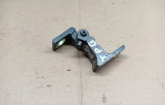 Volkswagen Touran III Rear door upper hinge 1FAA
