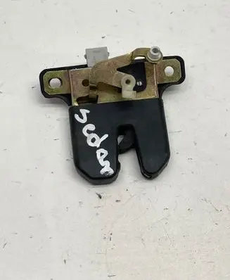 Audi A6 S6 C5 4B Tailgate/trunk/boot lock/catch/latch 4B5827505B