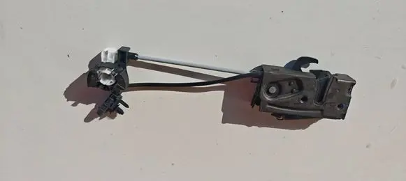 Volvo XC90 Engine bonnet (hood) release handle 32318456