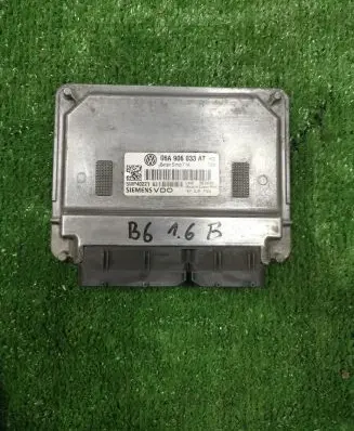 Volkswagen PASSAT B6 Engine control unit/module 06A906033AT