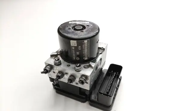Volkswagen Golf V ABS Pump 1K0907379AH 1K0614517AS
