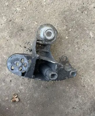 Audi A6 S6 C6 4F Engine mounting bracket