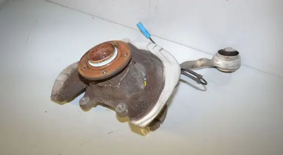 Front wheel hub