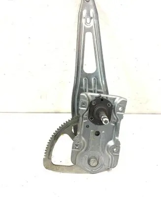 Rear door manual window regulator
