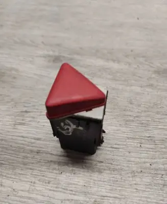 Volkswagen Golf V Hazard light switch