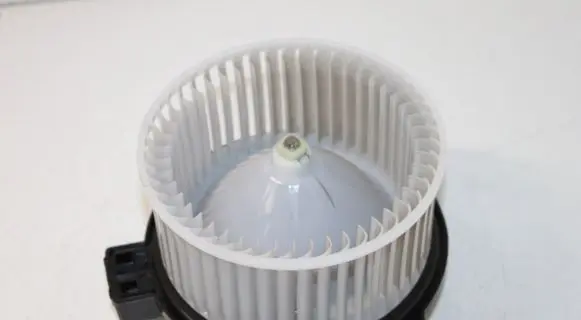 Mazda 3 III Heater blower motor/fan resistor HB111K03100