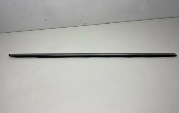 Peugeot 308 Front door glass trim molding 9677880980