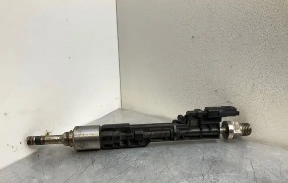 BMW 7 F01 F02 F03 F04 Fuel injector PA6635GF 0261500186 1307310313