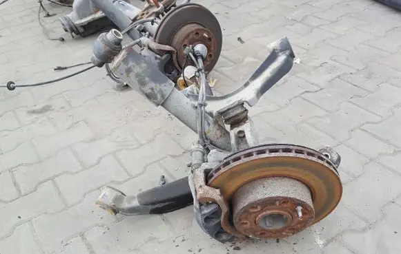Front wheel hub spindle knuckle
