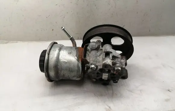 Toyota Corolla Verso AR10 Power steering pump 4431005120